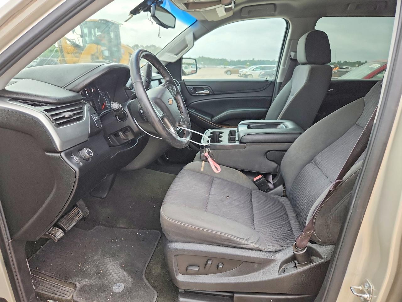 2016 Chevrolet Tahoe C1500 Ls - zdjęcie 7