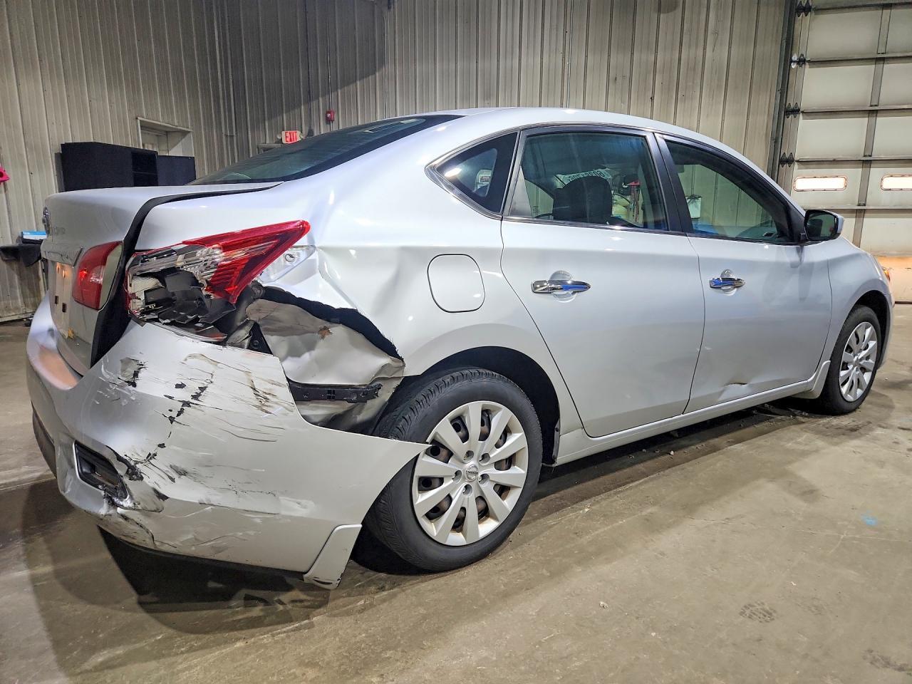 2019 Nissan Sentra S - zdjęcie 3