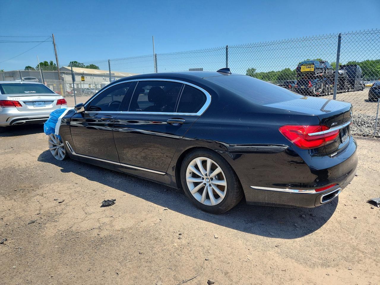 2018 BMW 740 Xi - zdjęcie 2
