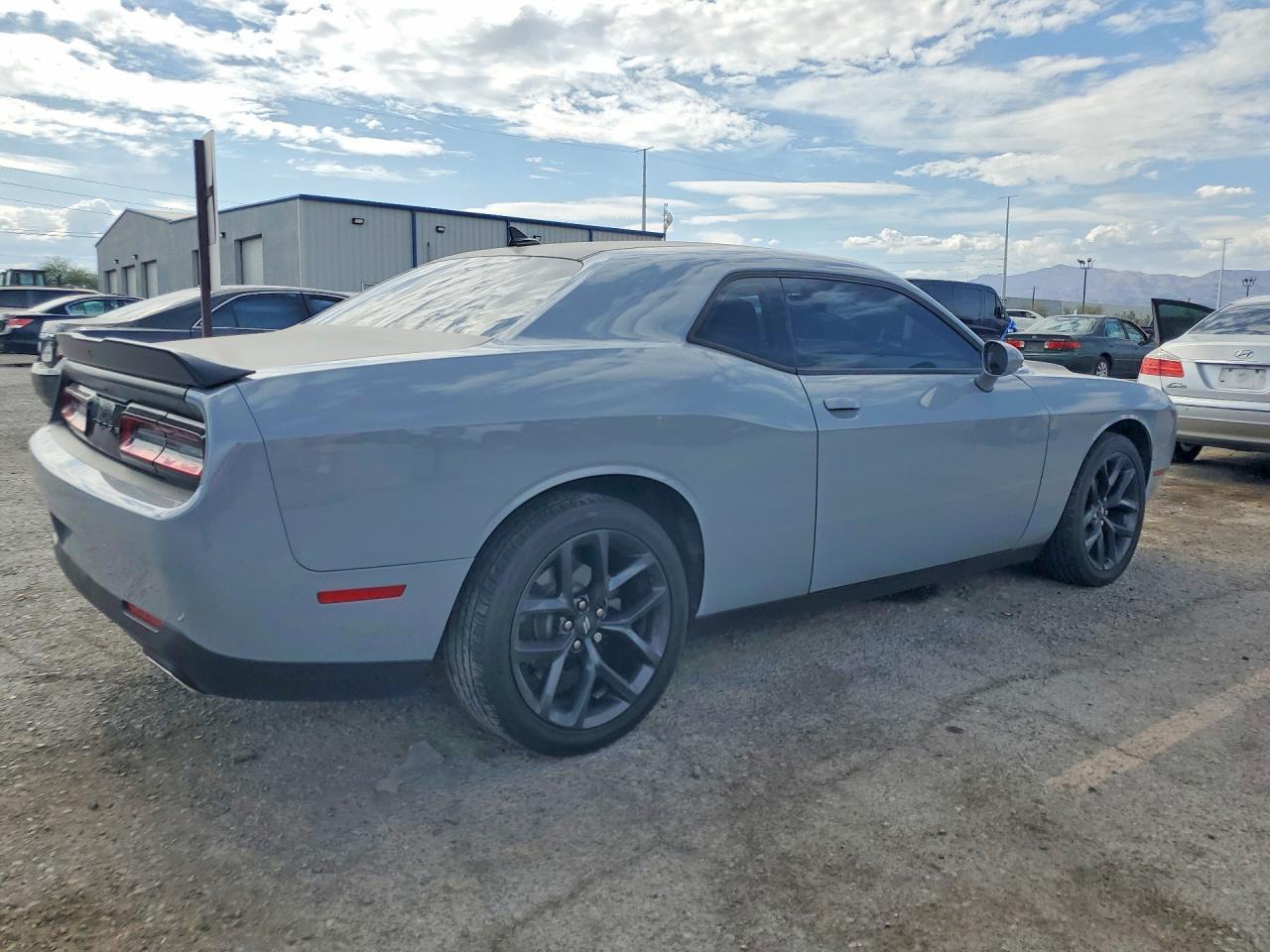 2021 Dodge Challenger Sxt - zdjęcie 3