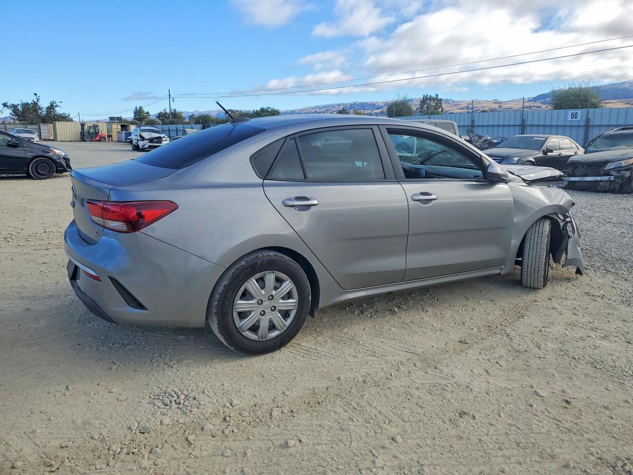 2021 Kia Rio S - zdjęcie 3