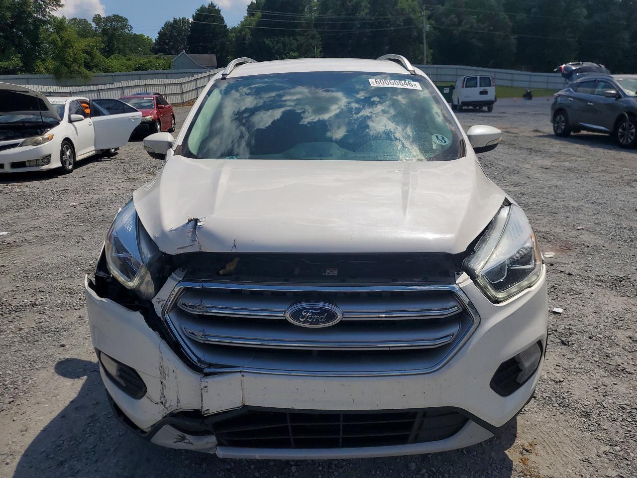 2017 Ford Escape Titanium - zdjęcie 5