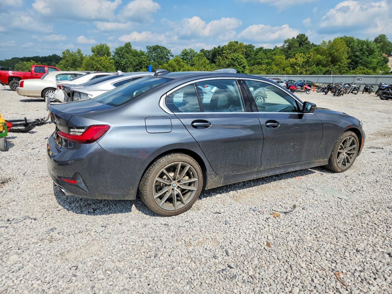 2019 BMW Seria 3 330i - zdjęcie 3