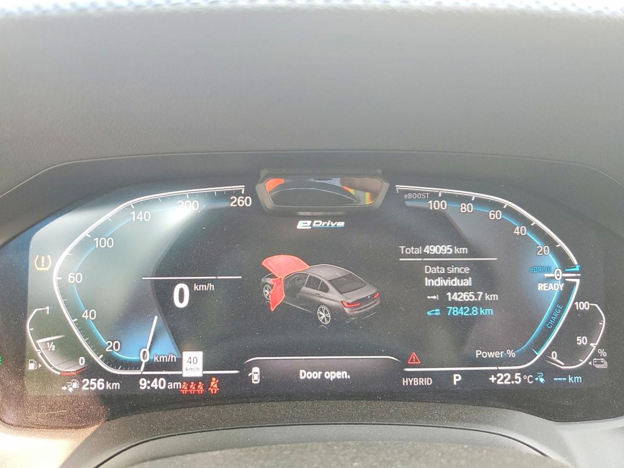 2021 BMW 330Xe - zdjęcie 9