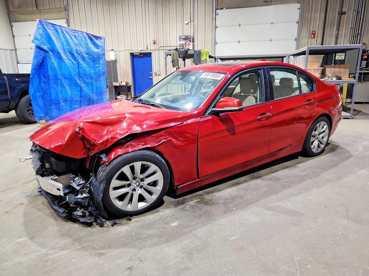 2014 BMW 335 Xi - zdjęcie główne