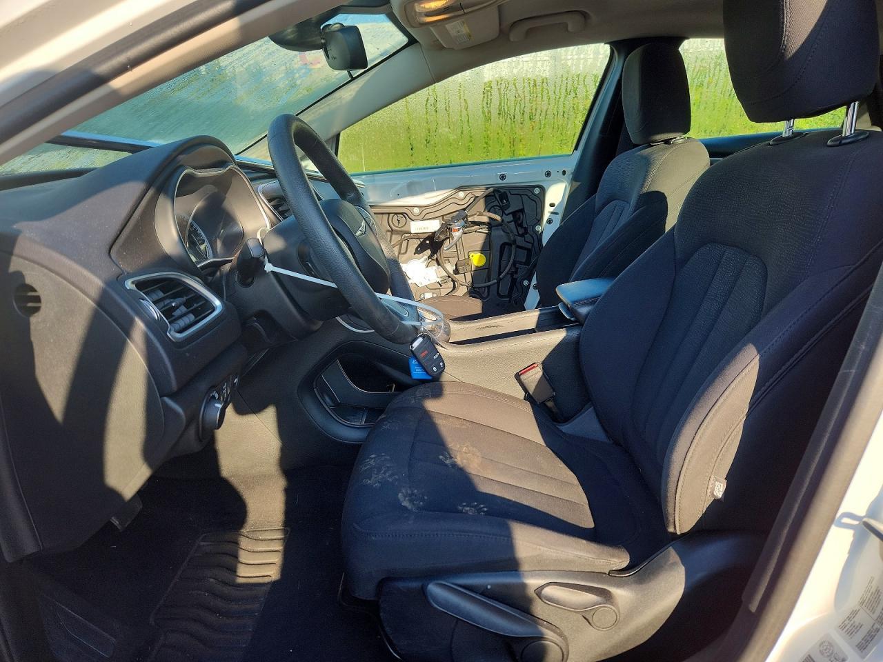 2015 Chrysler 200 Lx - zdjęcie 7