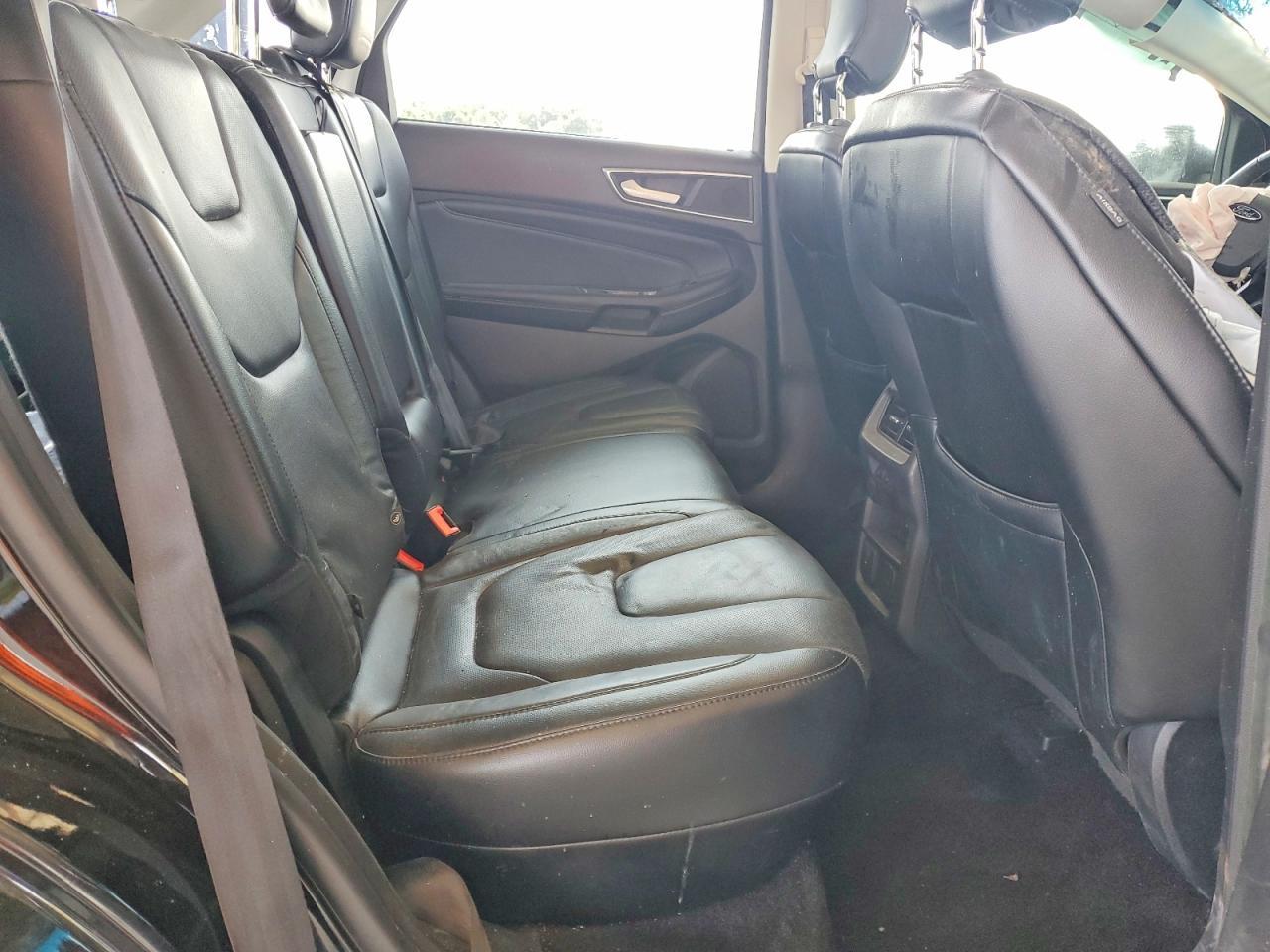 2015 Ford Edge Titanium - zdjęcie 11