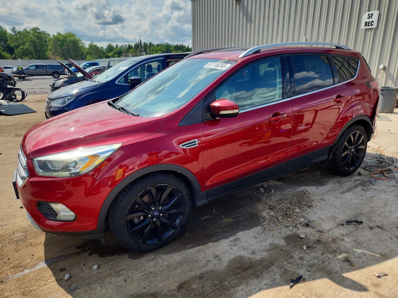2017 Ford Escape Titanium - zdjęcie główne