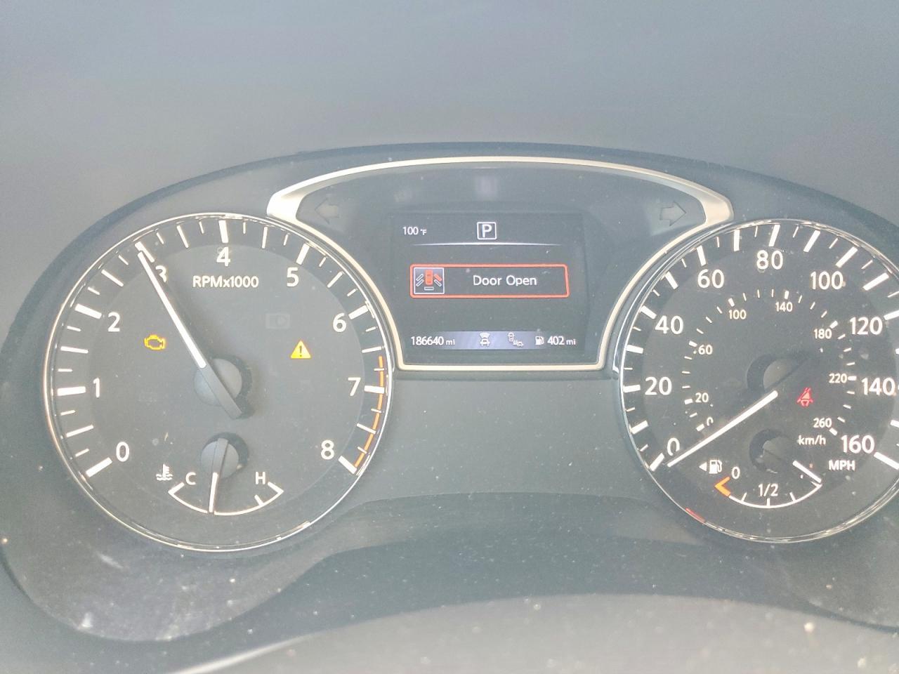 2020 Nissan Pathfinder Sv - zdjęcie 9