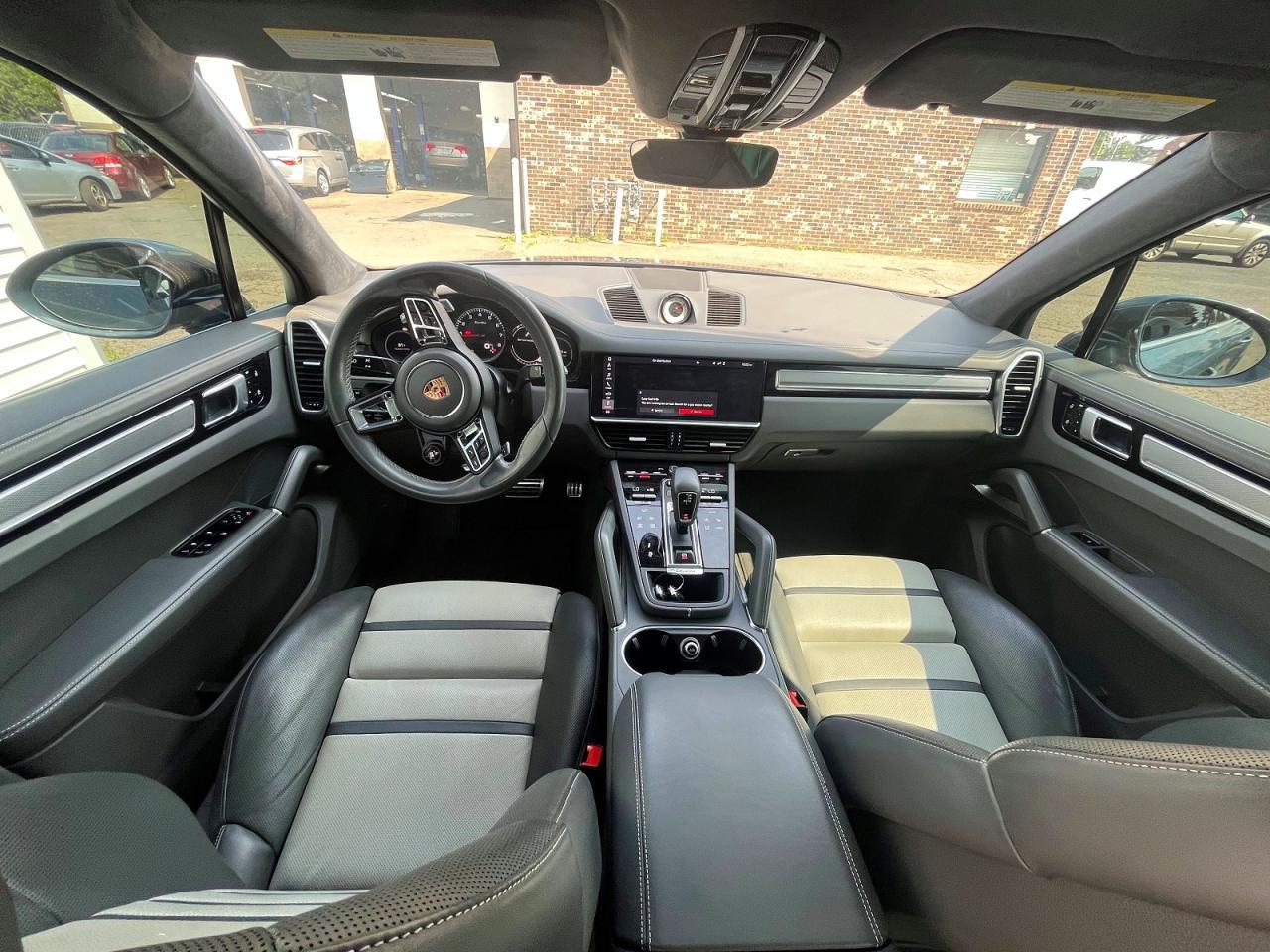2020 Porsche Cayenne Turbo - zdjęcie 9