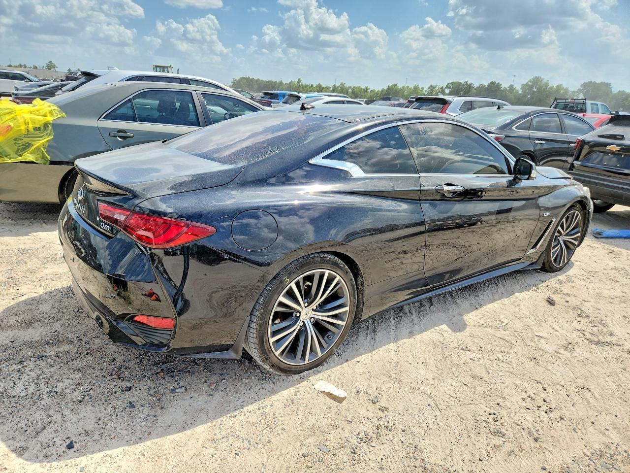 2018 Infiniti Q60 3.0T Luxe - zdjęcie 3