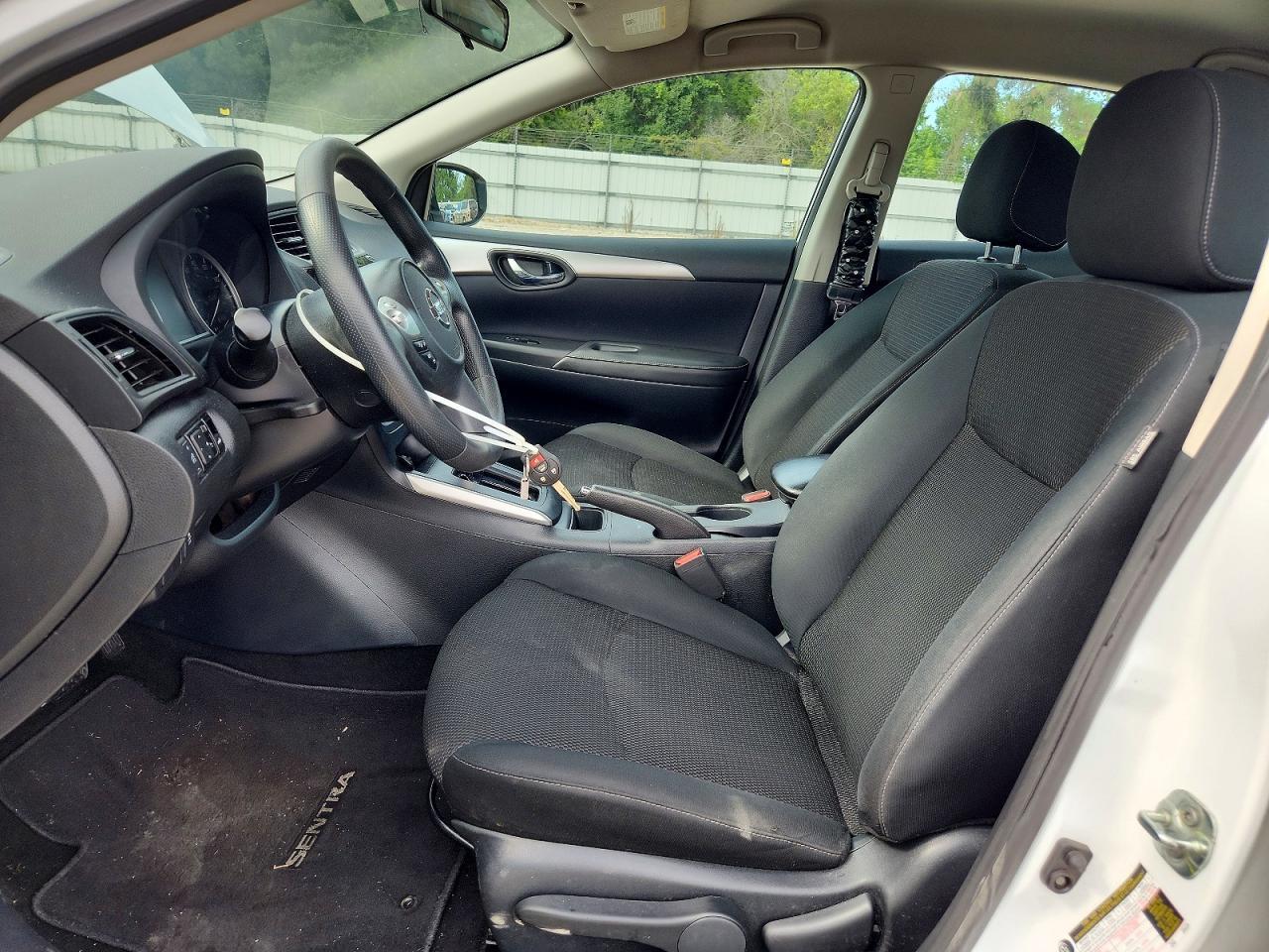 2019 Nissan Sentra S - zdjęcie 7