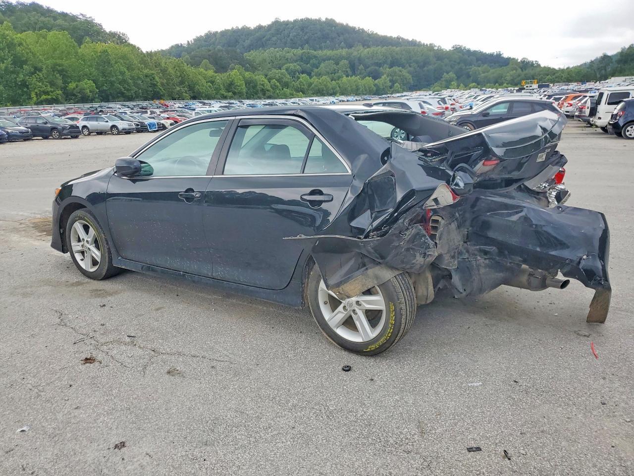 2014 Toyota Camry Se - zdjęcie 2