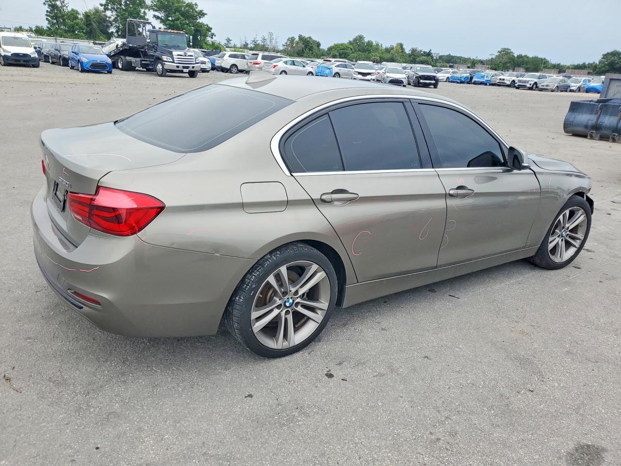 2018 BMW 330 I - zdjęcie 3