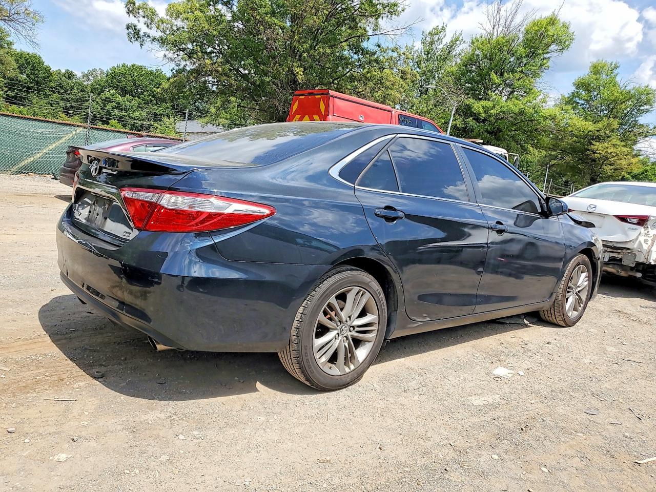 2015 Toyota Camry Se - zdjęcie 3