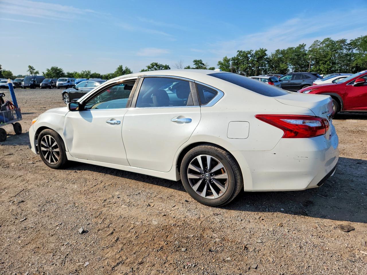 2016 Nissan Altima 2.5 Sv - zdjęcie 2
