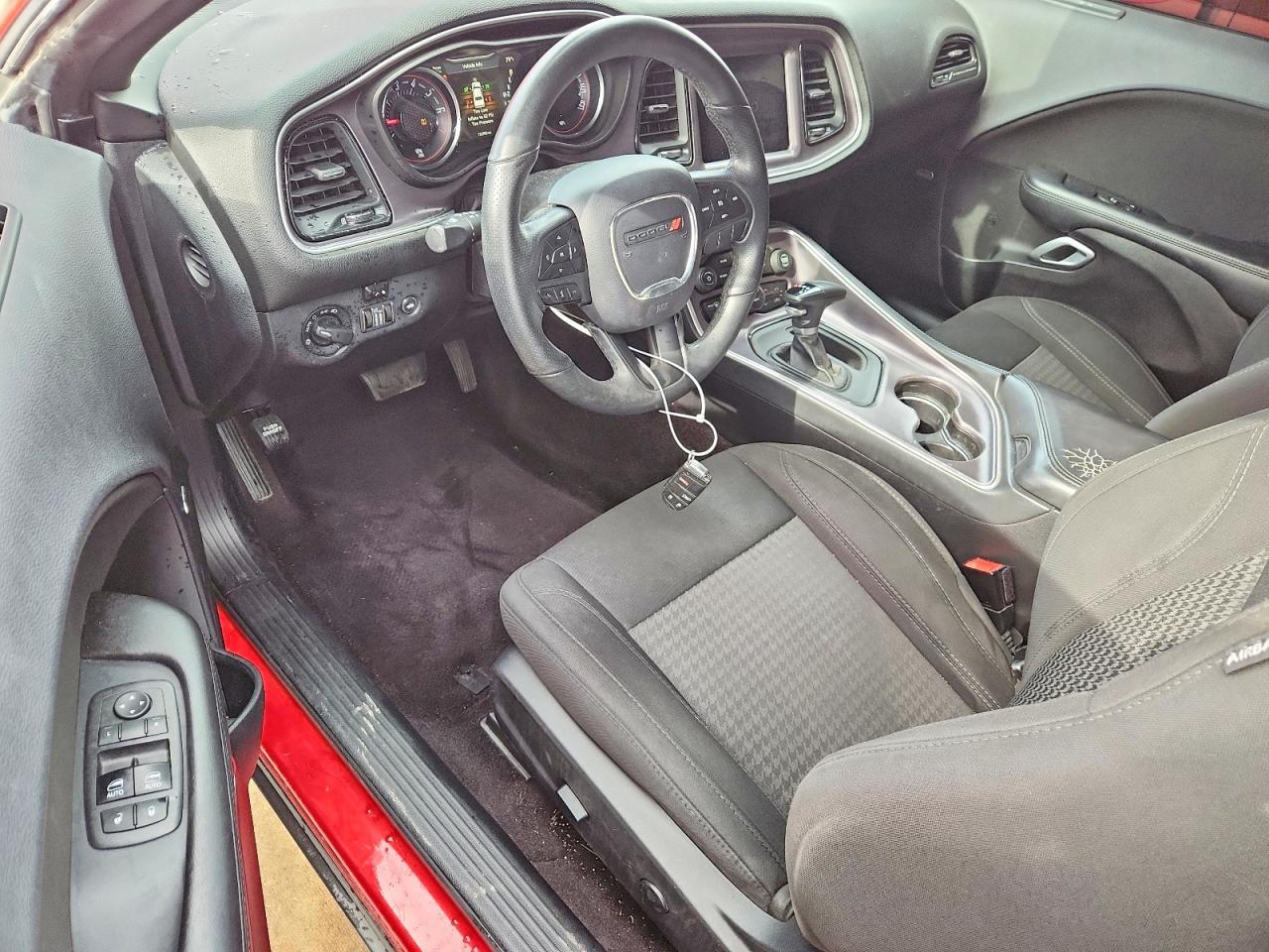 2017 Dodge Challenger Sxt - zdjęcie 8
