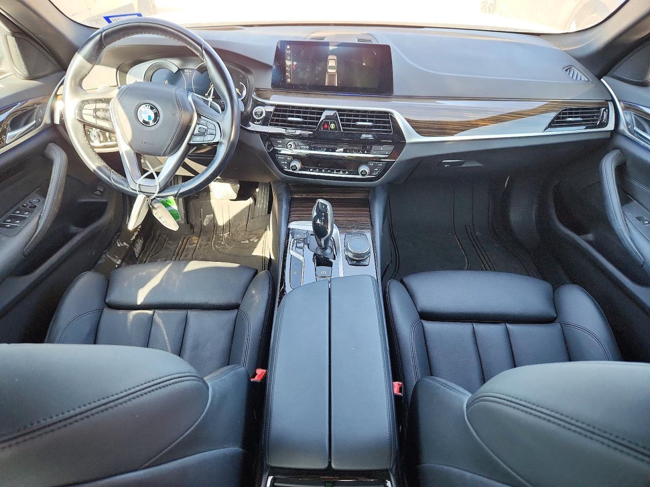 2019 BMW 530 I - zdjęcie 8