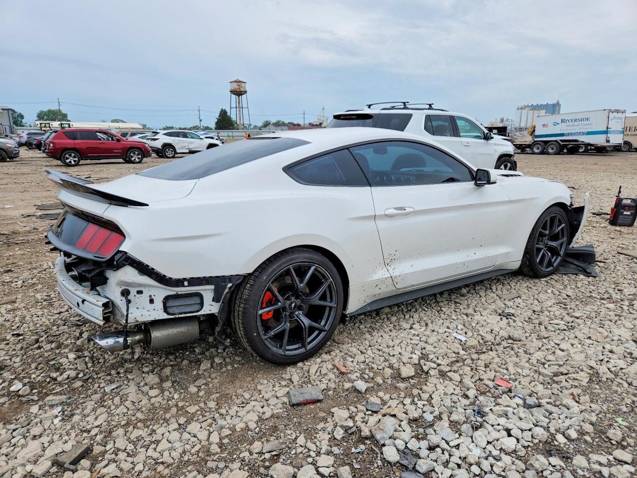 2017 Ford Mustang - zdjęcie 3