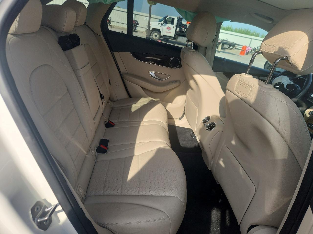 2019 Mercedes-Benz Glc 300 - zdjęcie 11