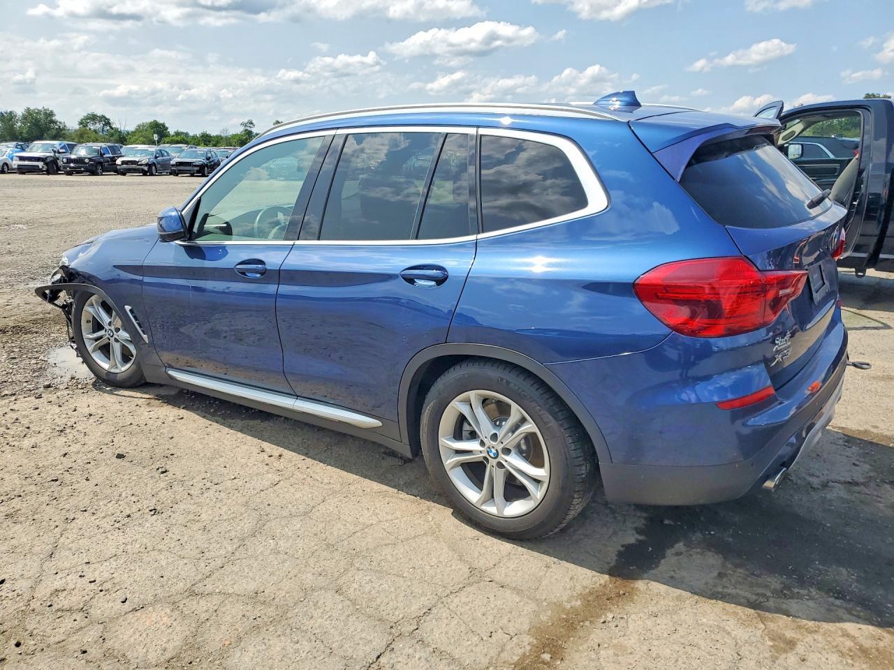 2019 BMW X3 xDrive30I - zdjęcie 2