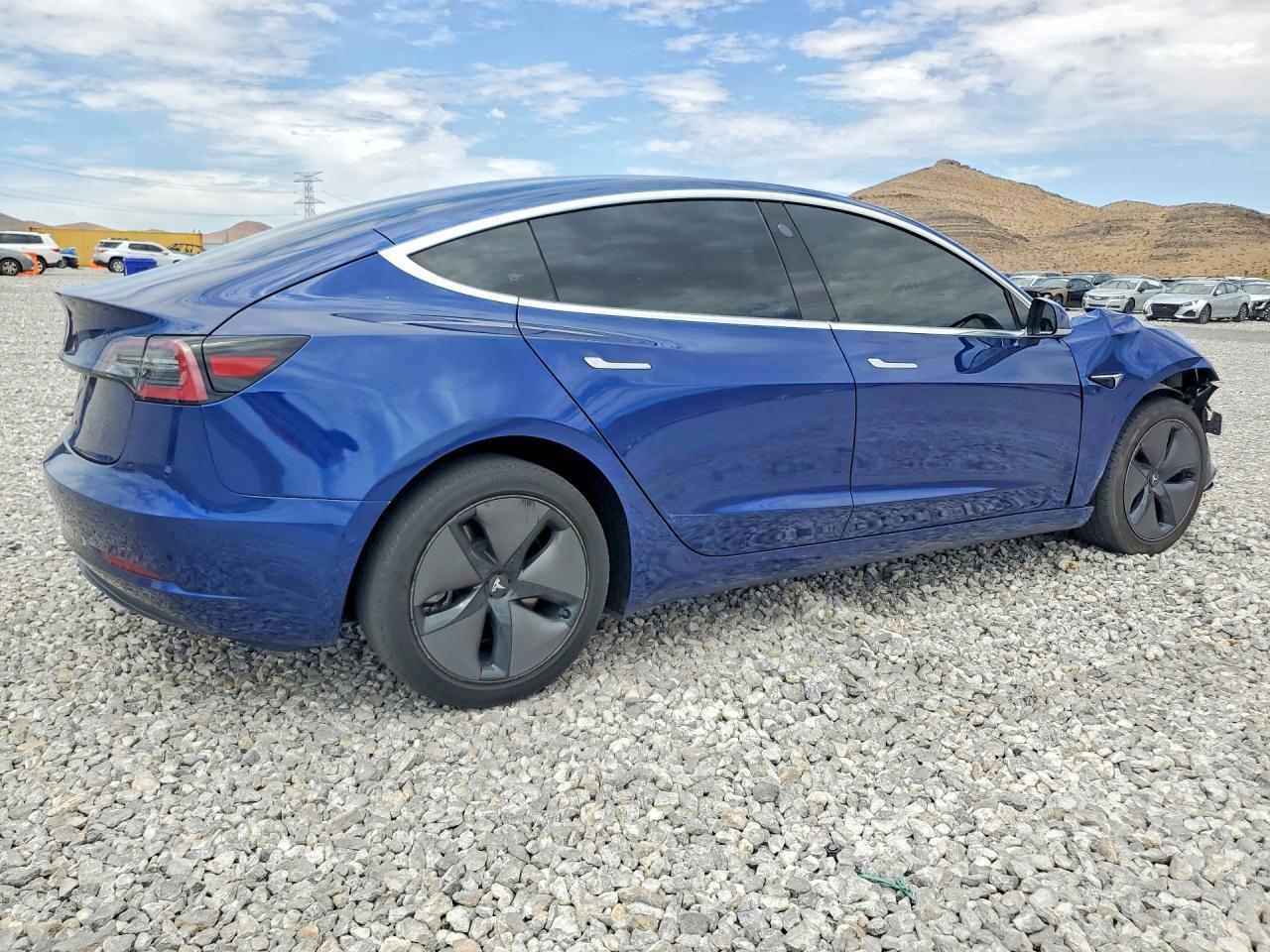 2018 Tesla Model 3 - zdjęcie 3
