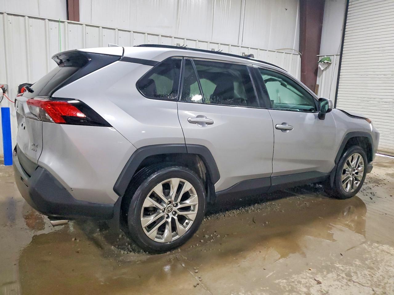 2021 Toyota Rav4 Xle Premium - zdjęcie 3