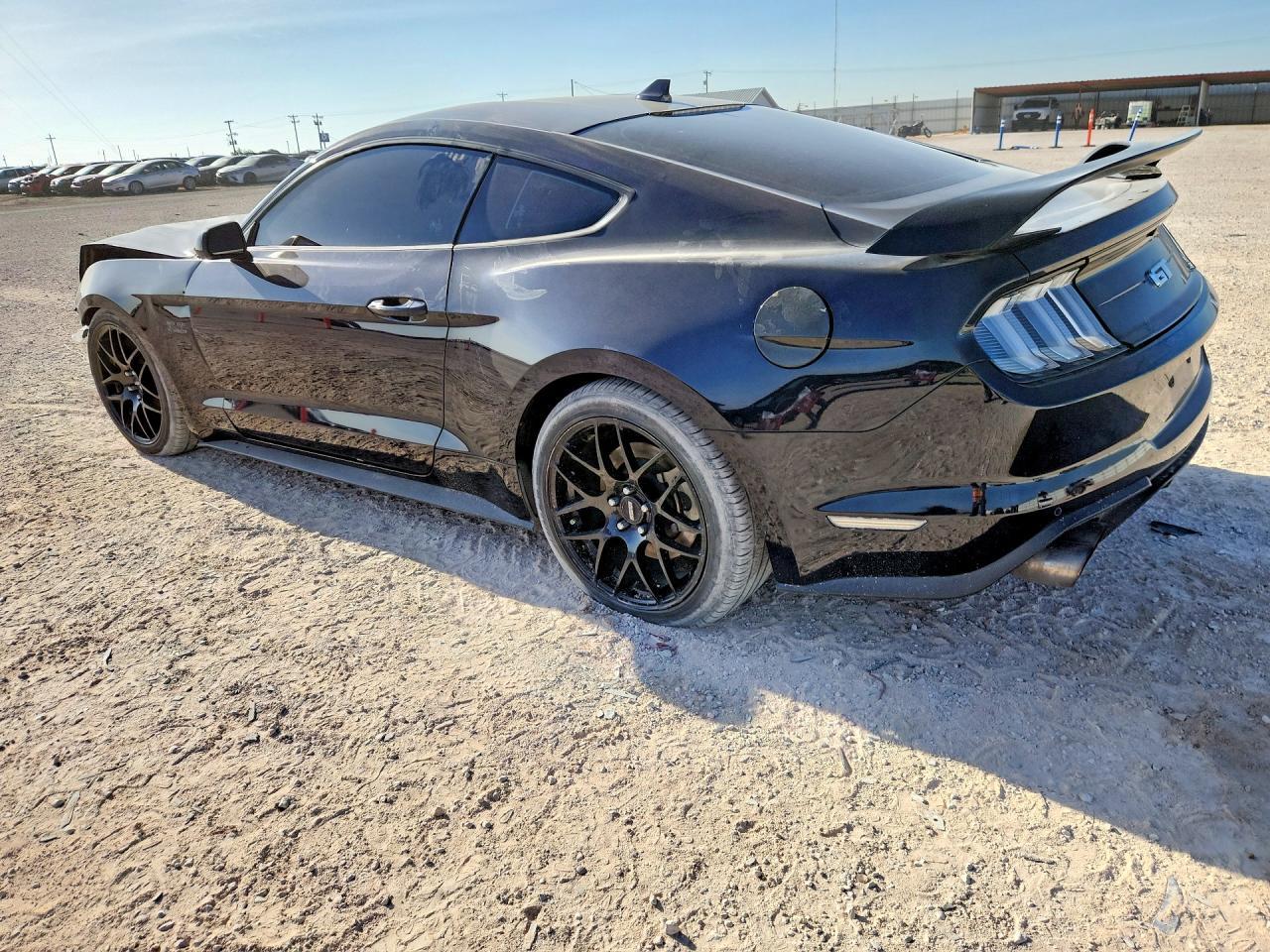 2021 Ford Mustang Gt - zdjęcie 2