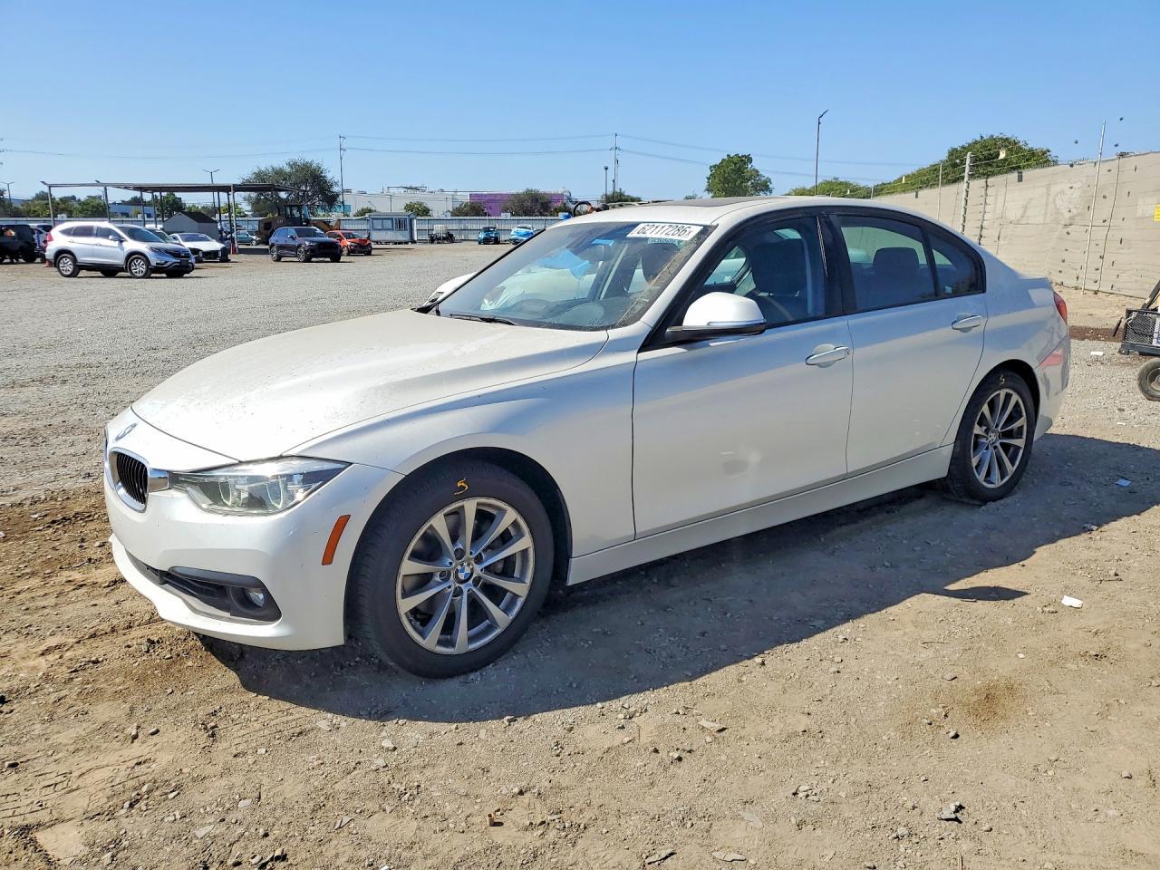 2018 BMW Seria 3 320i - zdjęcie główne