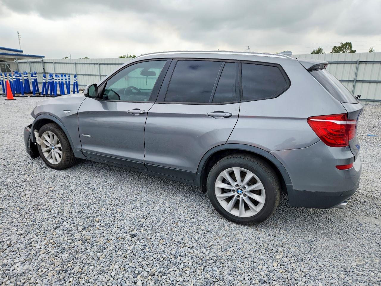 2016 BMW X3 xDrive28I - zdjęcie 2