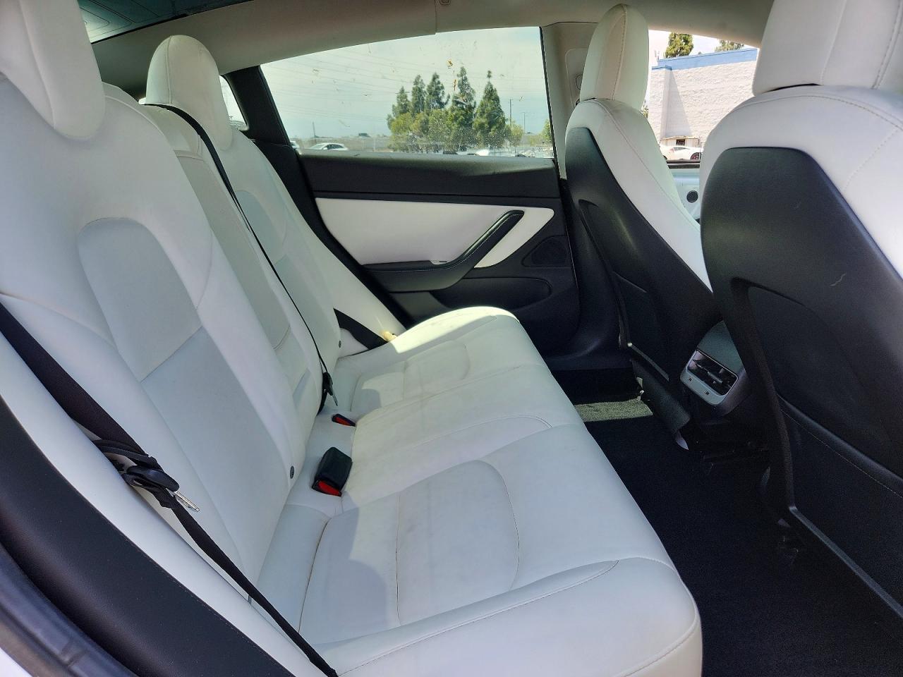 2019 Tesla Model 3 - zdjęcie 10