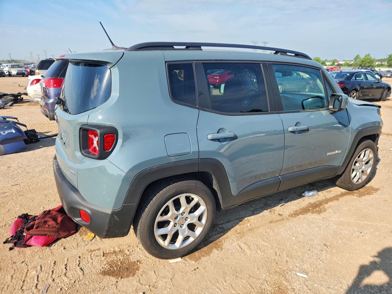 2017 Jeep Renegade Latitude - zdjęcie 3
