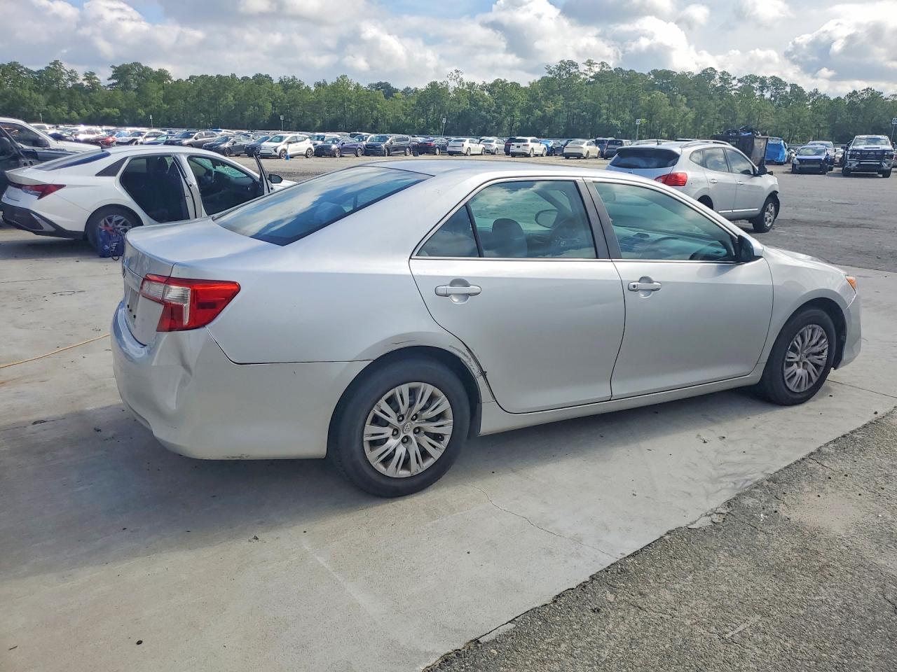2013 Toyota Camry L - zdjęcie 3