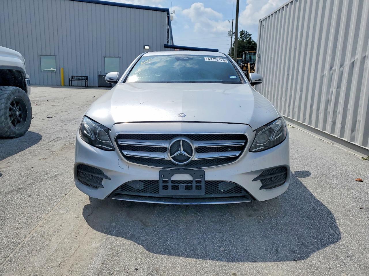 2017 Mercedes-Benz E 300 - zdjęcie 5