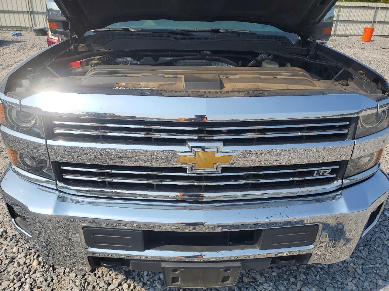 2015 Chevrolet Silverado - zdjęcie 11