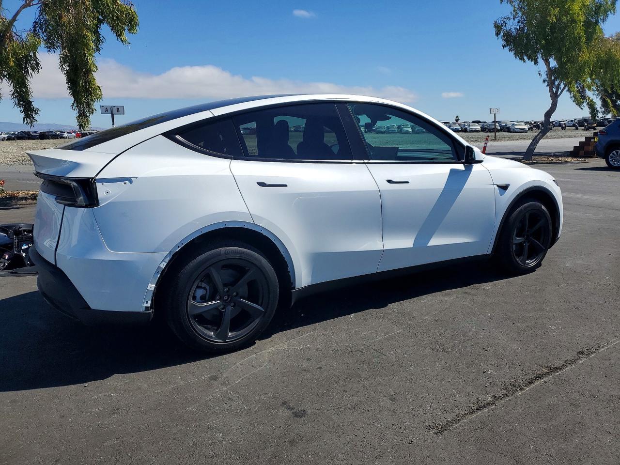 2026 Tesla Model Y - zdjęcie 3