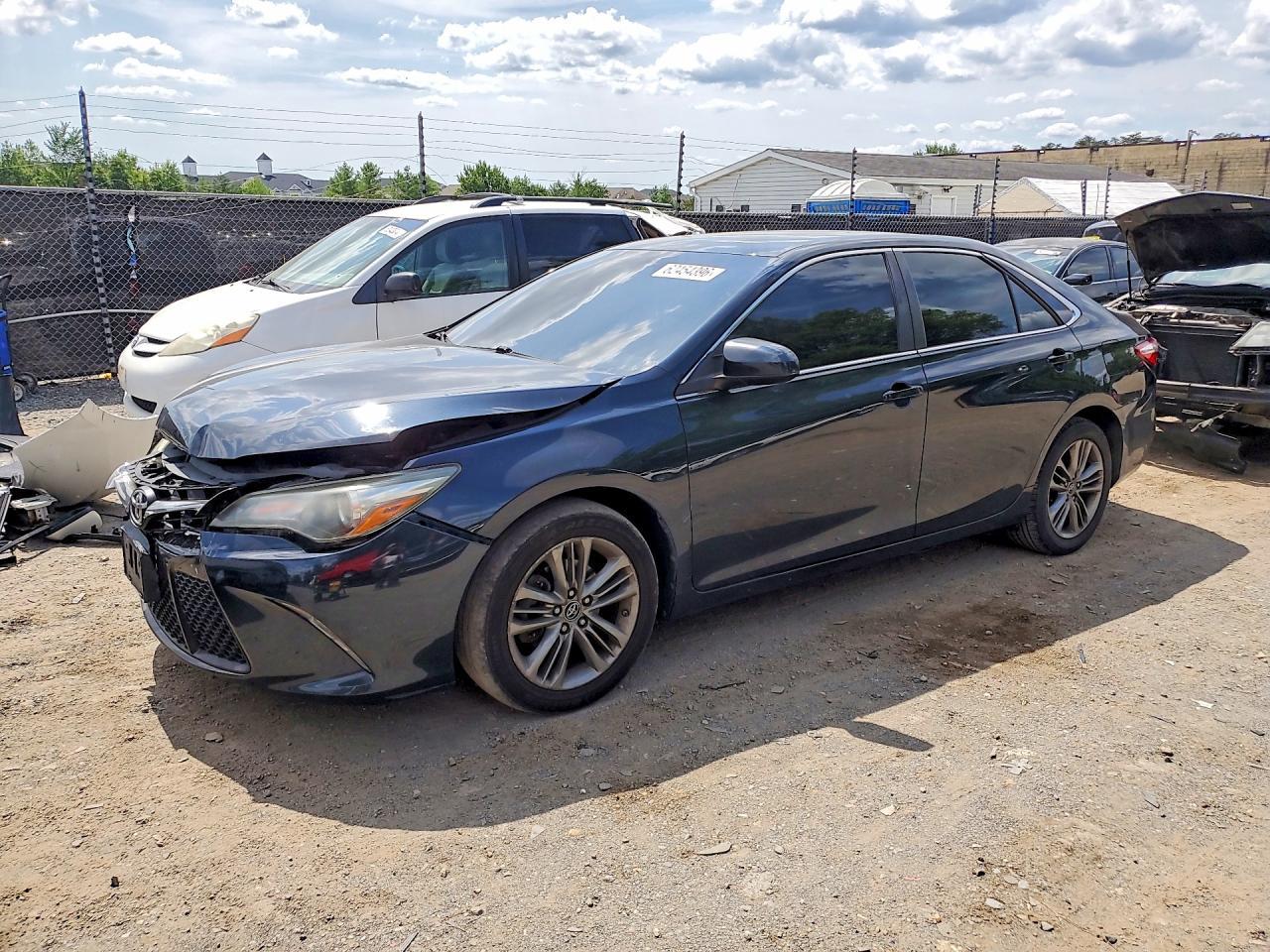 2015 Toyota Camry Se - zdjęcie główne