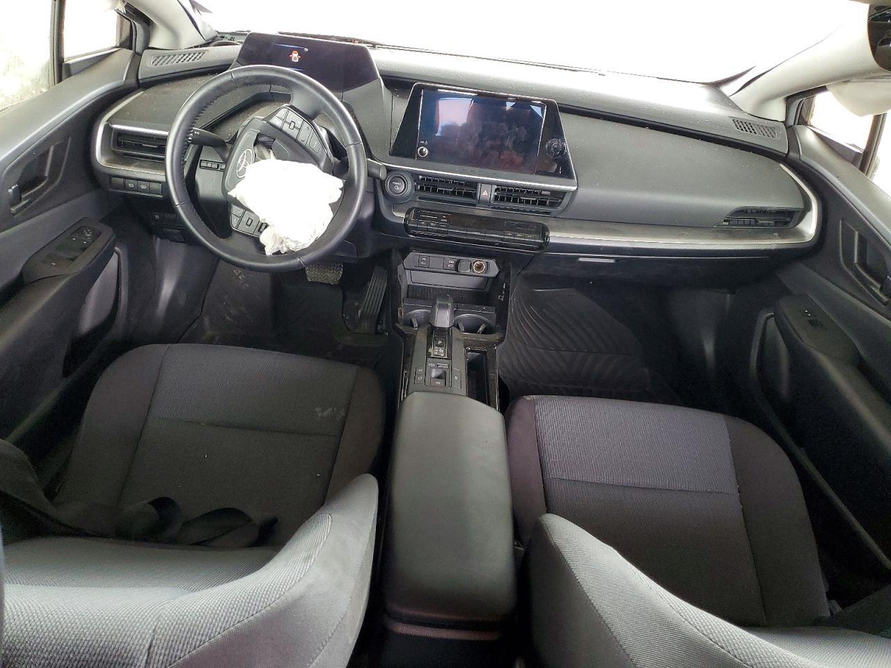 2024 Toyota Prius Le - zdjęcie 8