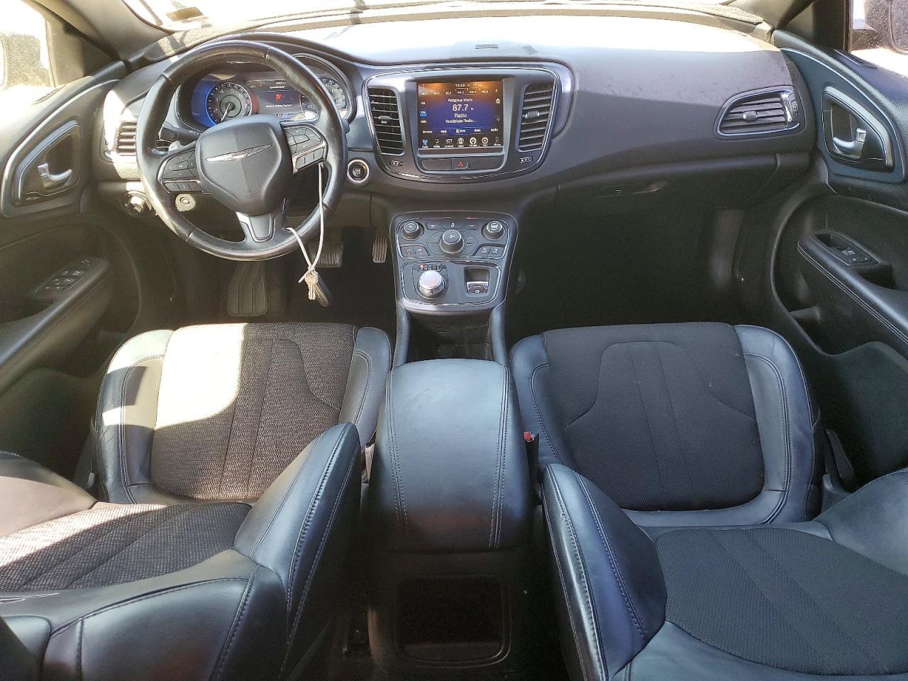 2016 Chrysler 200 S - zdjęcie 8