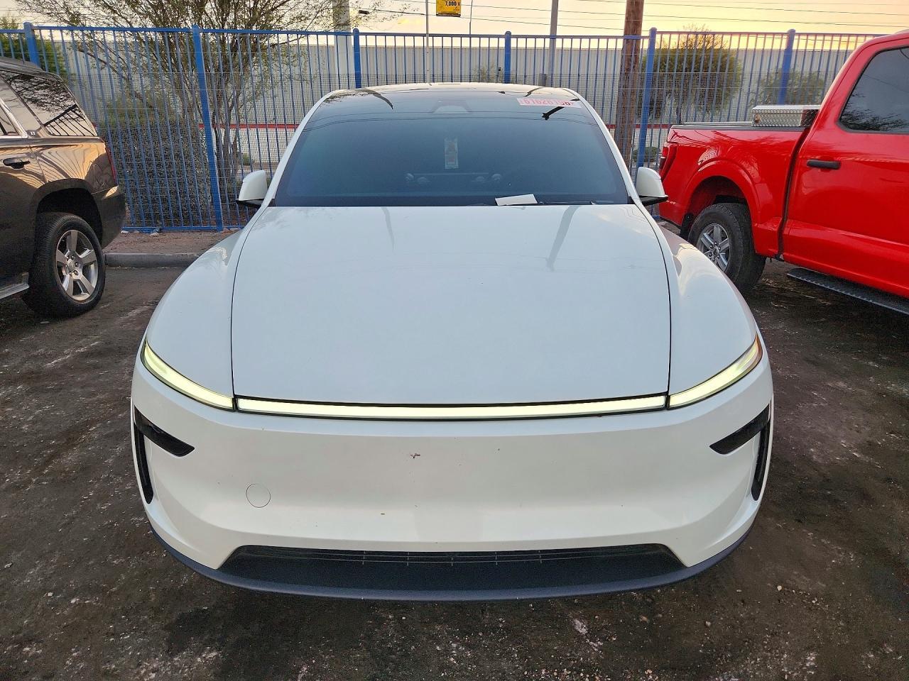 2026 Tesl Model Y - zdjęcie 5