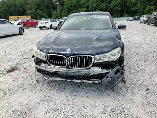 2016 BMW Seria 7 750i - zdjęcie 13