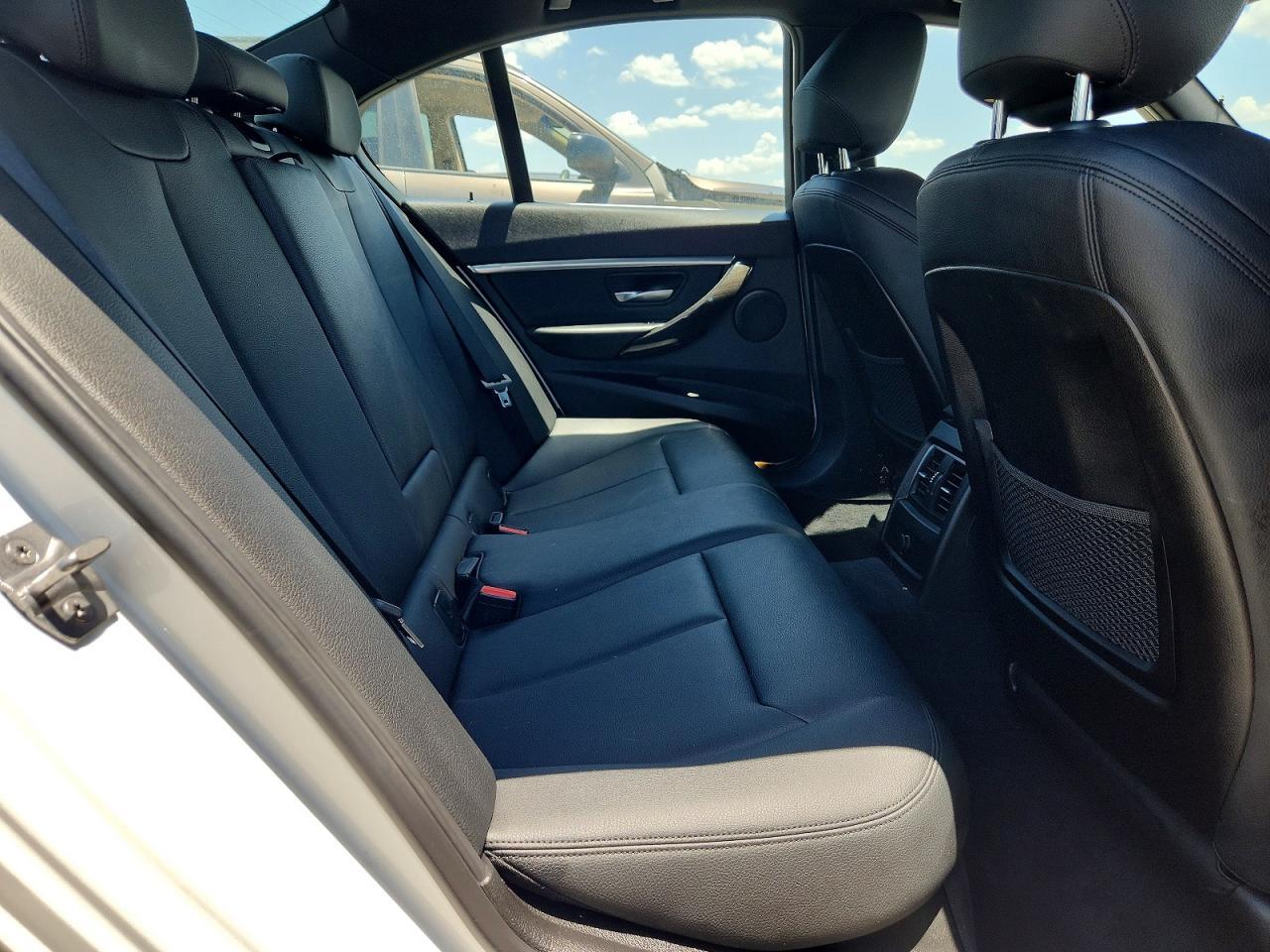 2017 BMW 330 I - zdjęcie 10