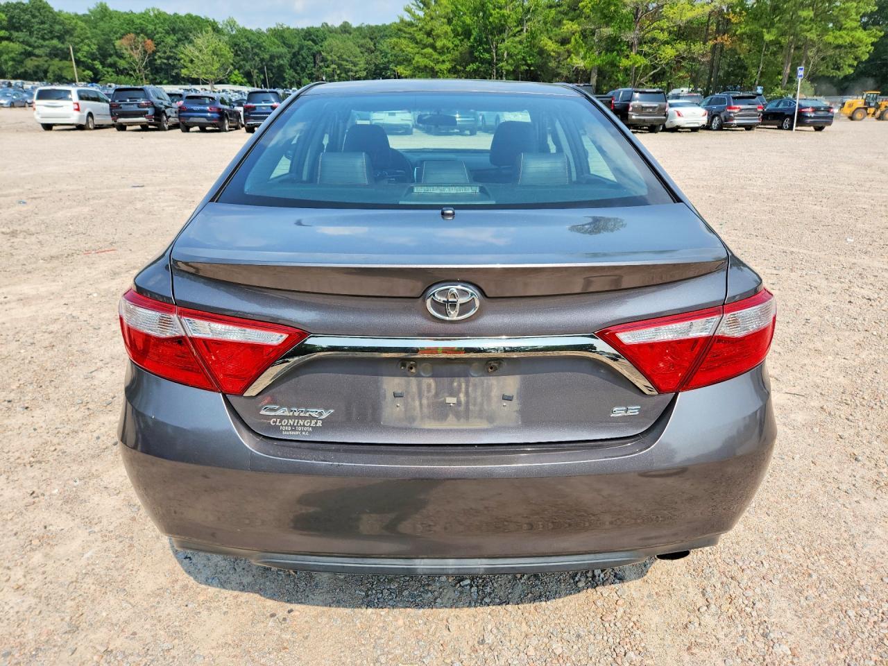 2015 Toyota Camry Se - zdjęcie 6