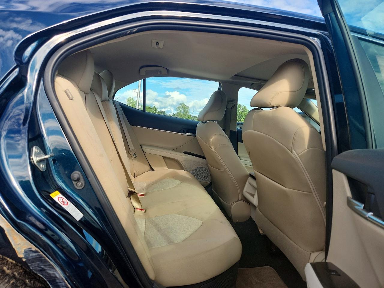 2018 Toyota Camry Le - zdjęcie 10