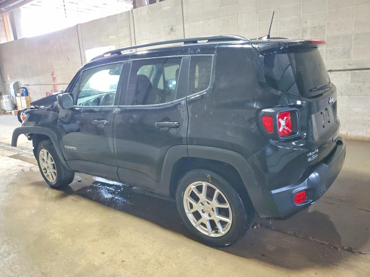 2020 Jeep Renegade Latitude - zdjęcie 2