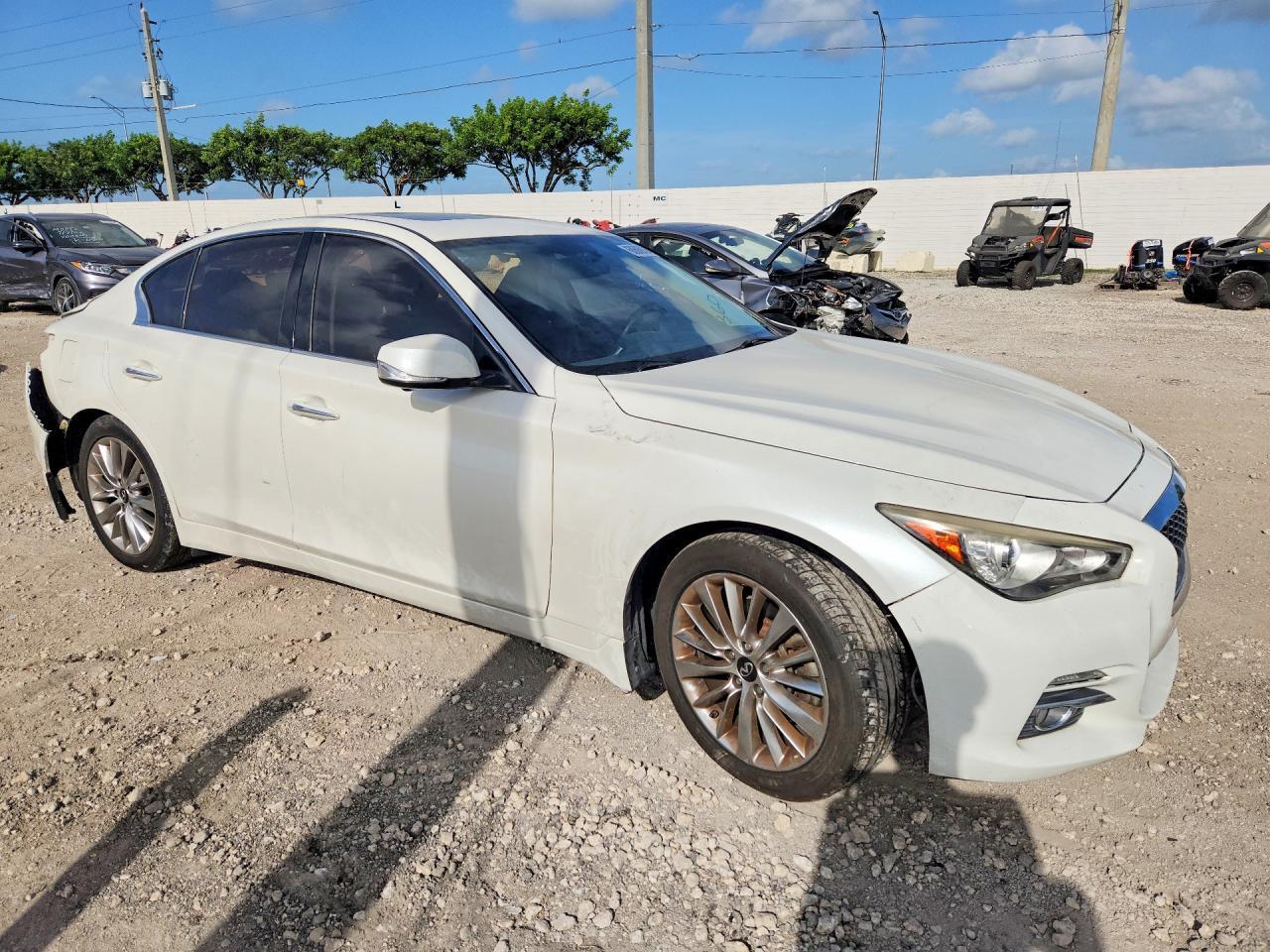 2021 Infiniti Q50 Luxe - zdjęcie 4