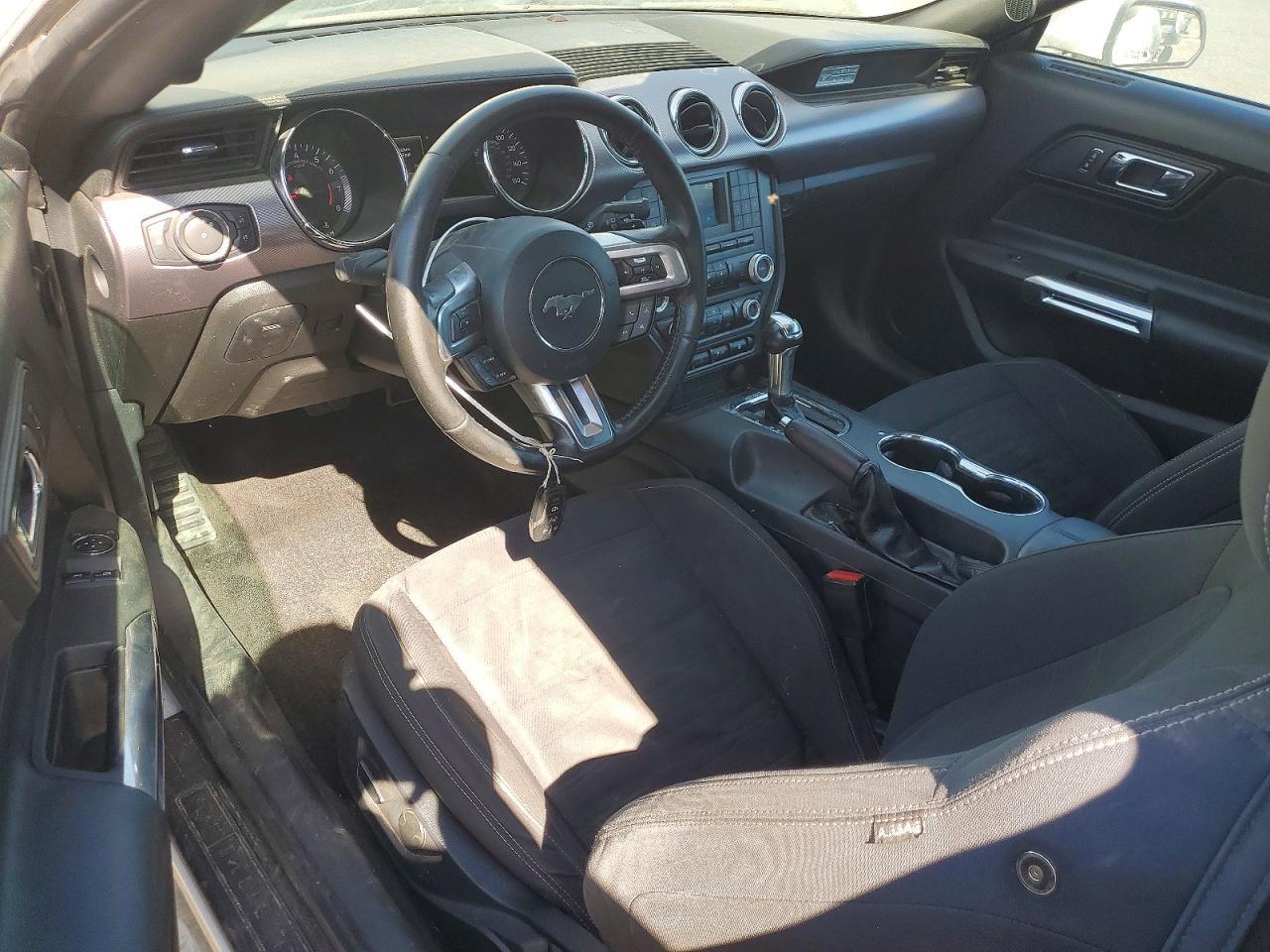2015 Ford Mustang - zdjęcie 8