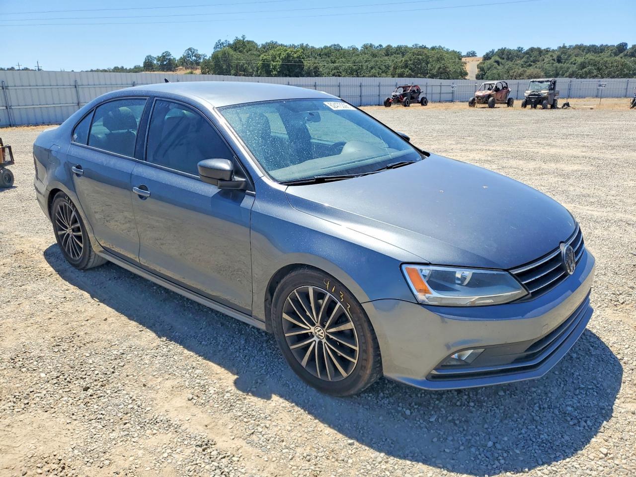 2016 Volkswagen Jetta Sport - zdjęcie 4