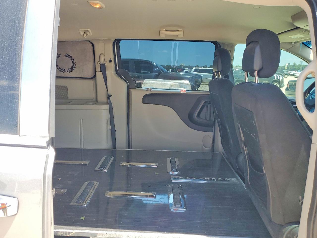 2016 Dodge Grand Caravan Se - zdjęcie 11