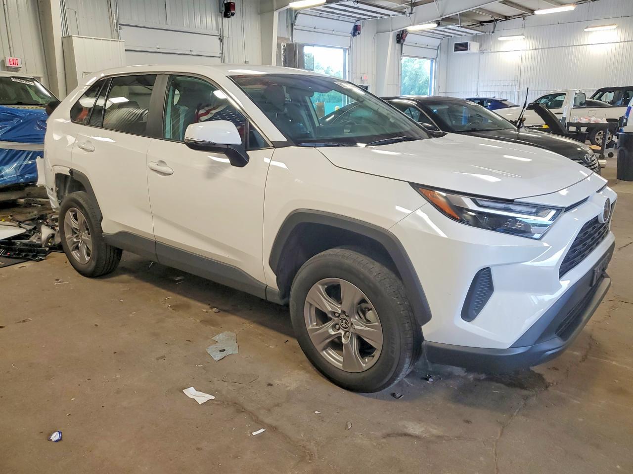 2024 Toyota Rav4 Xle - zdjęcie 4